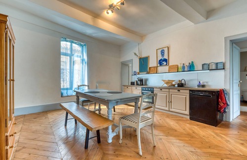 Saint-Andre-de-Sangonis Cama Y Desayuno | Bed and Breakfast 'Chambre' with Shared Pool, Shared Garden and Wi-Fi