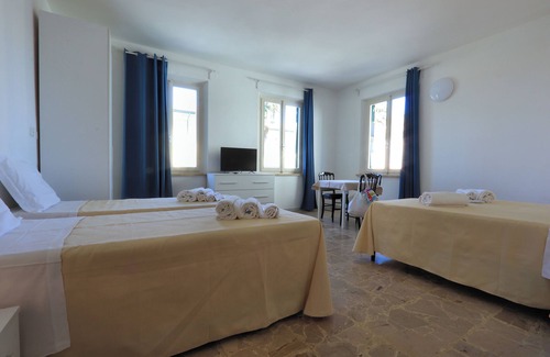 Marina di Cecina Cama Y Desayuno | Bed and Parking Cecina Rooms