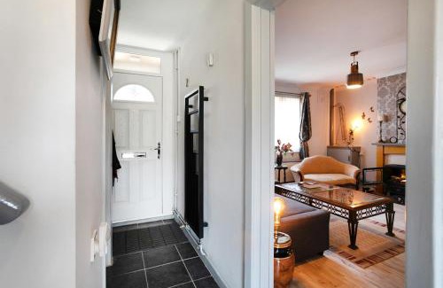 Newark Casa | BED AT BOWBRIDGE Spacious house and parking