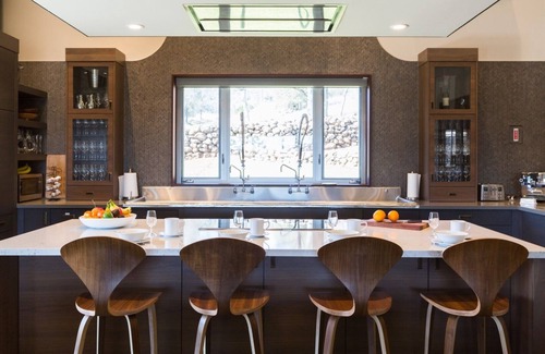 Clear Lake Cama Y Desayuno | Bed & Barrel at Stonehouse Cellars