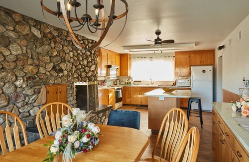 Clear Lake Cama Y Desayuno | Bed & Barrel at Stonehouse Cellars