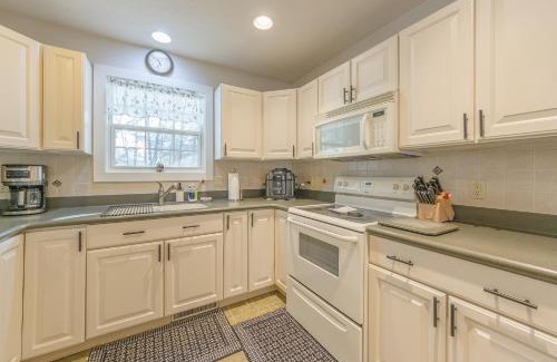 Saugatuck Casa | Bed & Birdie - New Vacation Rental - Close to golf course & downtown
