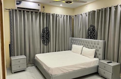 G-8 Sector Casa | Bed & Break Fast