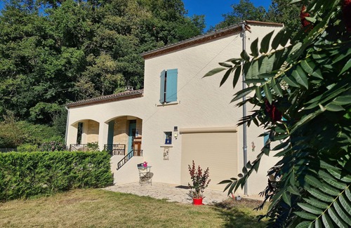 Frayssinet-le-Gelat Cama Y Desayuno | Bed & Breakfast / Chambre d'hôtes 'La Perle de Frayssinet-Le-Gélat', France