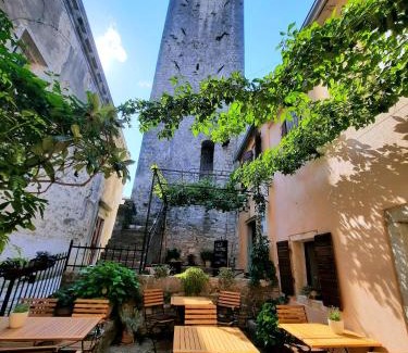 Motovun Cama Y Desayuno | Bed & Breakfast Antico