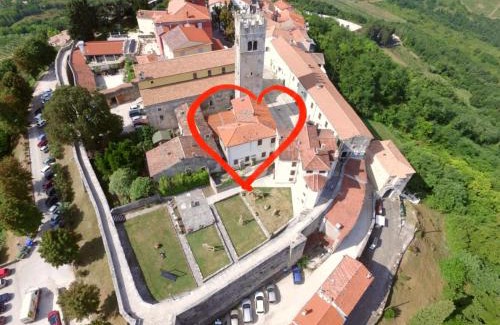 Motovun Cama Y Desayuno | Bed & Breakfast Antico
