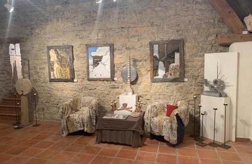 Zuzgen Cama Y Desayuno | Bed & Breakfast in einer Kunstgalerie