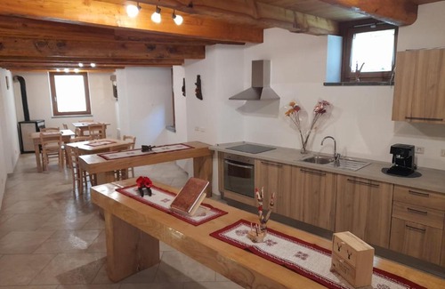 Perloz Cama Y Desayuno | Bed & Breakfast La Crotta