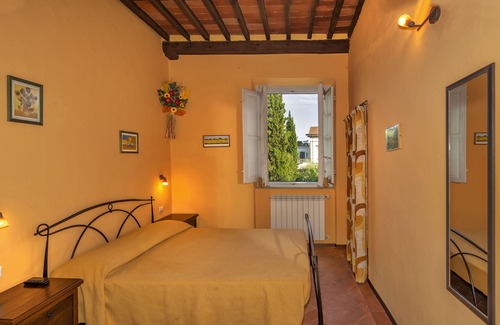 Lunata Cama Y Desayuno | Bed & Breakfast Lucca Fora