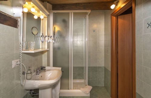 Lunata Cama Y Desayuno | Bed & Breakfast Lucca Fora