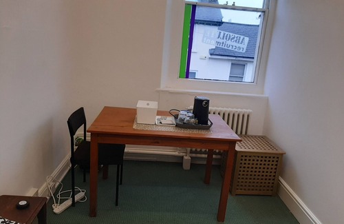 Newport Apartamento | Bed, Contl Breakfast, Newport, Wales, Near Train