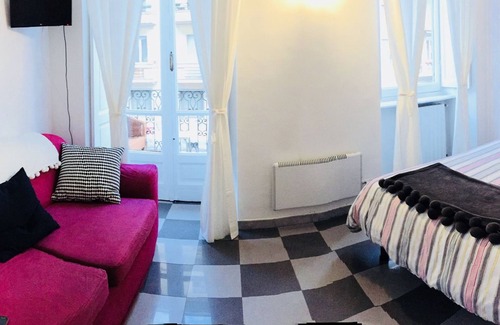 Aurora Casa | Bed2Go