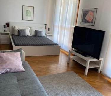 San Donato Milanese Casa | BedandBreakfast Eni Torri Lombarde San Donato BBqueen