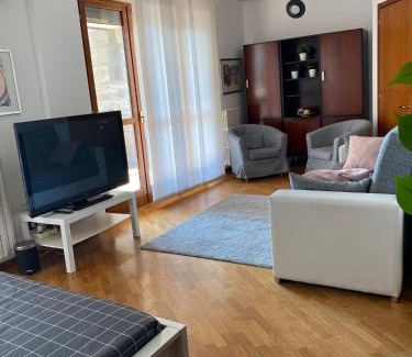 San Donato Milanese Casa | BedandBreakfast Eni Torri Lombarde San Donato BBqueen