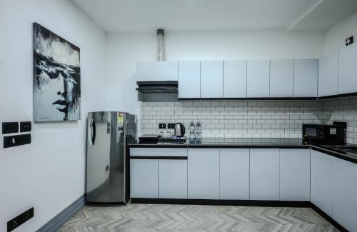 Sushant Lok Apartamento | BedChambers Serviced Apartments, Golf Course Road, Gurgaon