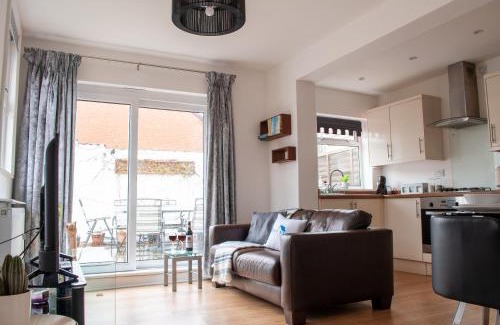 Kempston Apartamento | Bedford Road Garden Apartment with Free Parking, WiFi and Netflix