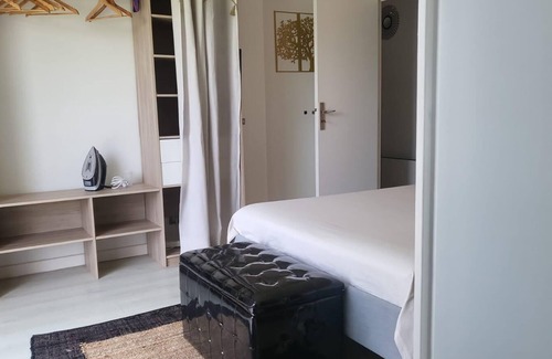 Saint Pierre de Feric Cama Y Desayuno | Bedroom 1｜Repos, Calm & Serenity - Chez Benny