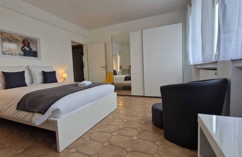 Hettange-Grande Villa | Individual-Ciudad-Baño compartido-Vista al Jardín-4 Pérou