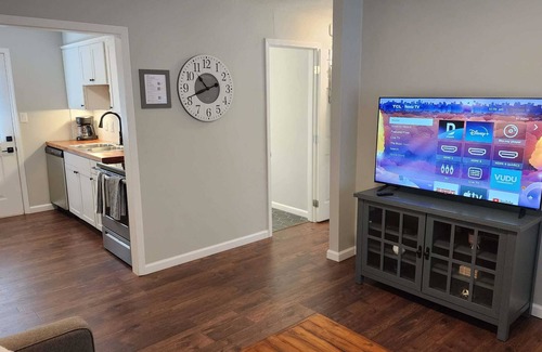 Jefferson City Apartamento | Bedroom TVs. 5 Min to Cherokee Lake & C-N Univ