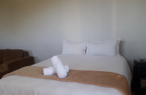 Nyanga Cama Y Desayuno | Bedsitter Bed & Breakfast in Nyanga near popular Attractions