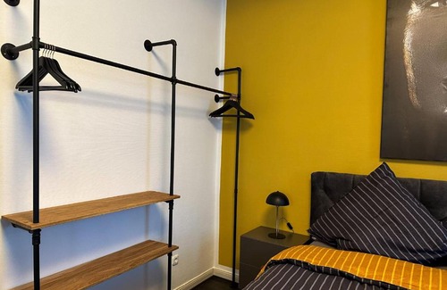 Niedergirmes Apartamento | bee Design Apartment + Zentral + Küche + Parken