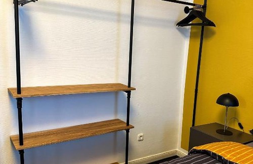 Niedergirmes Apartamento | bee Design Apartment + Zentral + Küche + Parken