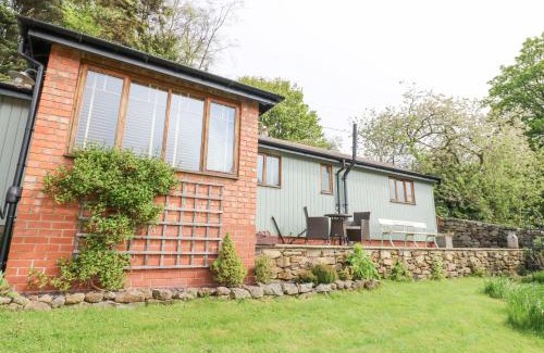 Castleton Casa | Bee Garth