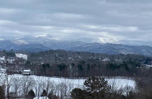 Mars Hill Otro | Bee Our Guest Mountain Top Glamping