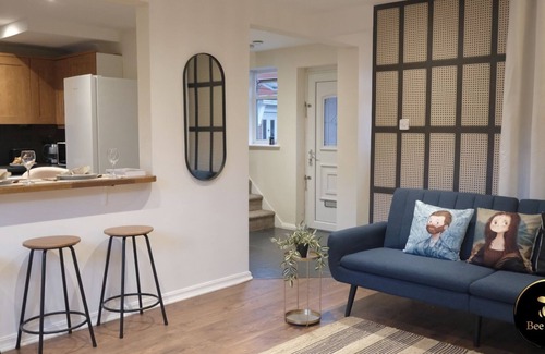 Swinton Casa | Bee Stays- Byron House