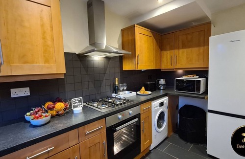 Swinton Casa | Bee Stays- Byron House