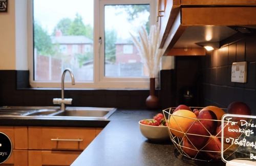 Swinton Casa | Bee Stays- Byron House