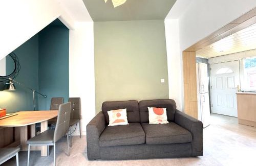 Haydock Casa | Bee Stays - Cooper House