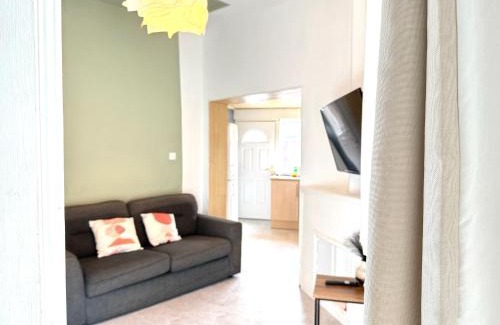 Haydock Casa | Bee Stays - Cooper House