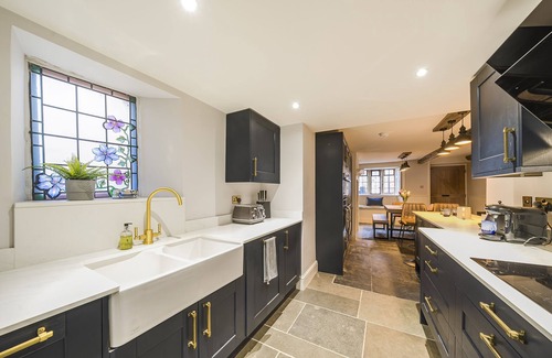 Evershot Cabaña | Beech House - sleeps 9 guests in 5 bedrooms