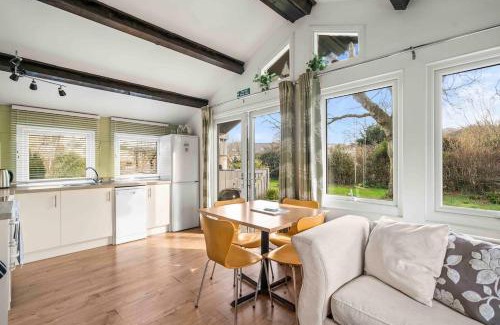 South Milton Casa | Beech Hut - a streamside family escape near Salcombe and Beaches