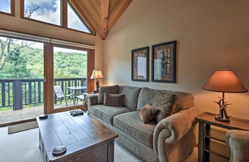Beech Mountain Apartamento | Beech Mountain Condo with Balcony, Walk to Resort!