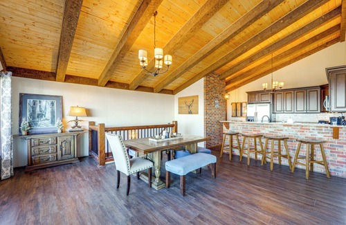 Beech Mountain Casa | Casa elegante con vistas a la montaña - Cerca del centro vacacional!