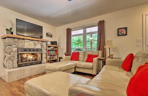 Beech Mountain Casa | Beech Mountain Home with Covered Deck, Near Skiing!