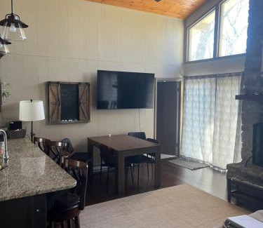 Beech Mountain Casa | Beech Mountain Swiss-style Chalet