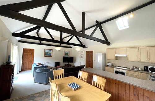 Wood Norton Casa | BEECHWOOD, family friendly, character holiday cottage in Foulsham