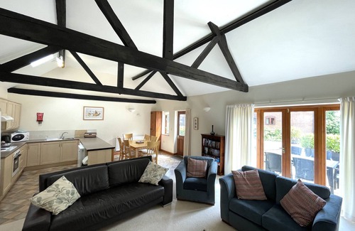 Wood Norton Casa | BEECHWOOD, family friendly, character holiday cottage in Foulsham