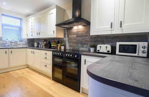Newport Casa | Beechwood House by Tŷ SA - ICC & Celtic Manor