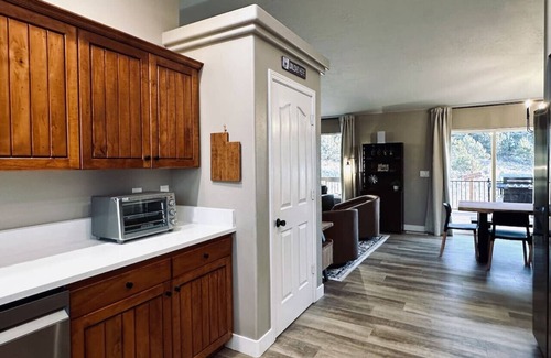 Parowan Cabina | Beehive Basecamp: Explore | Ski | Play | Memories