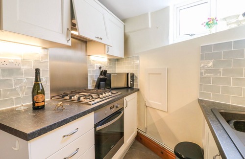 Wirksworth Casa | BEEHIVE, pet friendly, character holiday cottage in Wirksworth