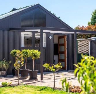 Torrensville Casa | Bees Knees Studio, 5 min to CBD, Adelaide Airport & Henley Beach