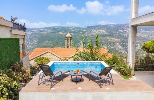 Duhur ash Shuwayr Casa | Beit Salima - 3 Bedroom House with Pool & Terrace