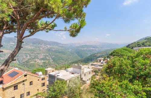 Duhur ash Shuwayr Casa | Beit Salima - 3 Bedroom House with Pool & Terrace