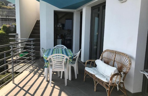 Letojanni Apartamento | Belù - Appartamento con piscina vista mare