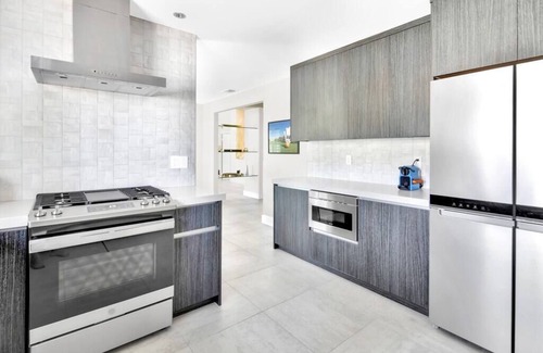 Araby Casa | BEL AIR PALMS ***NEW HOME*** A Stylish Dream Home