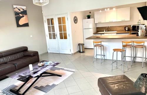 Old Town Apartamento | Bel appartement 4 étoiles Centre Historique Toulon